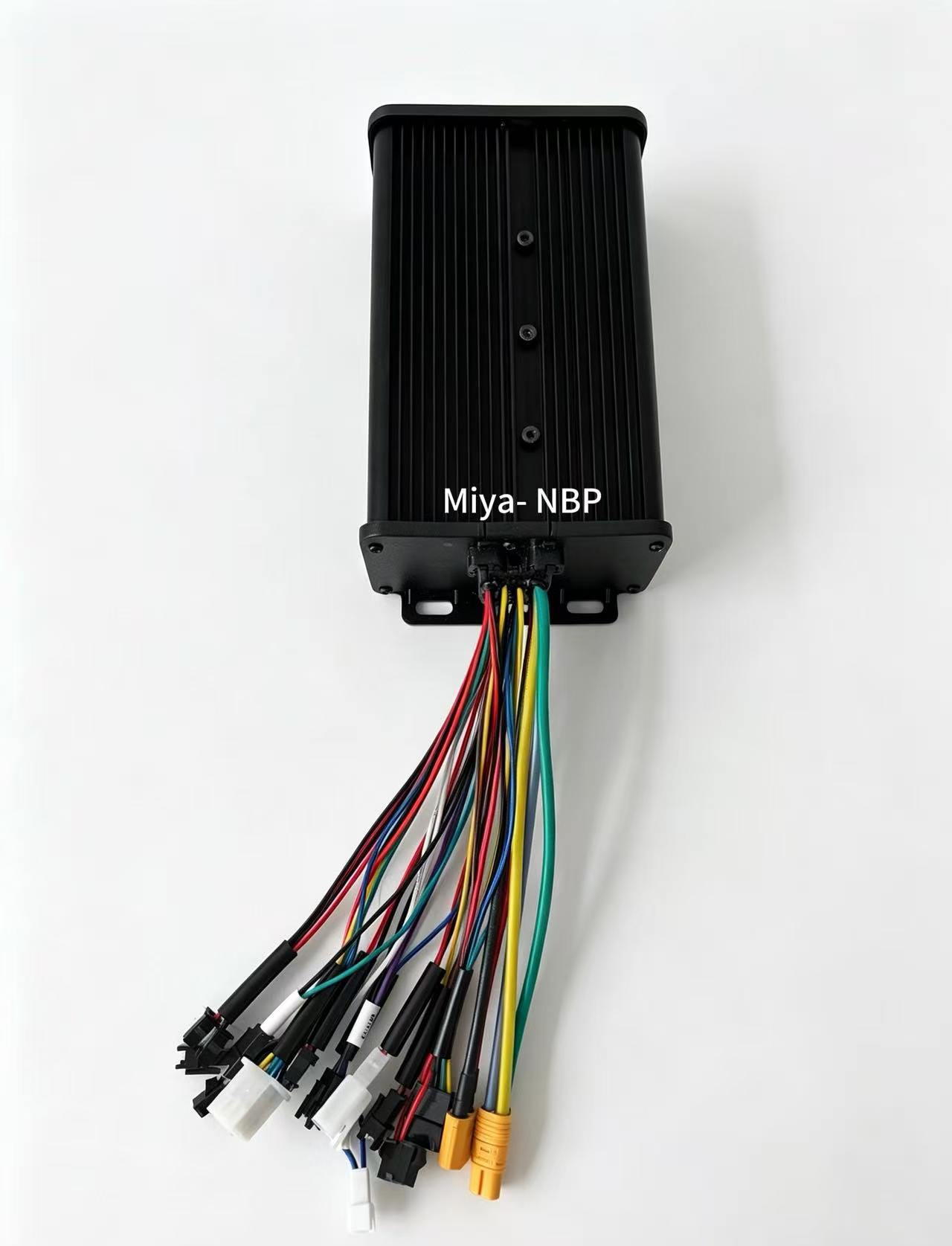 Disponibile nel Regno Unito: M - 72V 45A Dual Controller recensione e prezzo